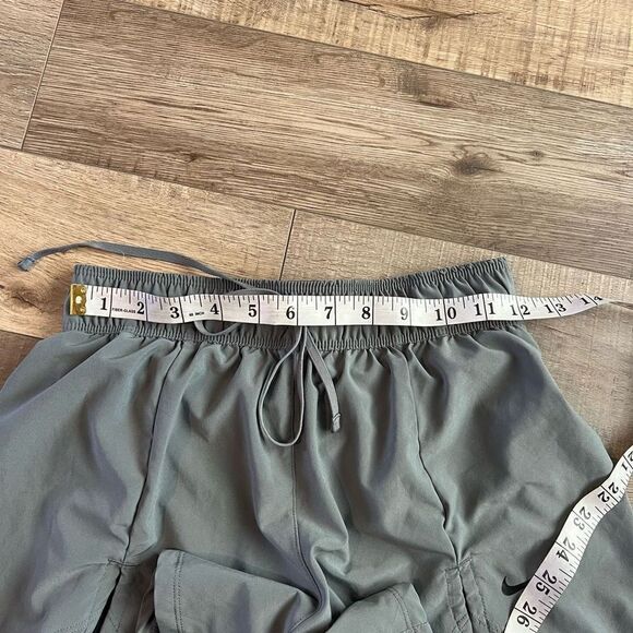 Nike Flex Essential 2-in-1 Women's Training
Shorts Gray/Black size xs - Picture 7 of 9